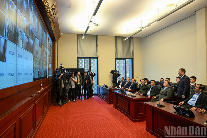 Realiza una inspección en el Centro de Mando del Ministerio de Seguridad Pública.