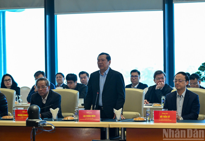 Lai Xuan Mon, subjefe permanente de la Comisión de Propaganda y Movilización de Masas del Comité Central del PCV, en la actividad.