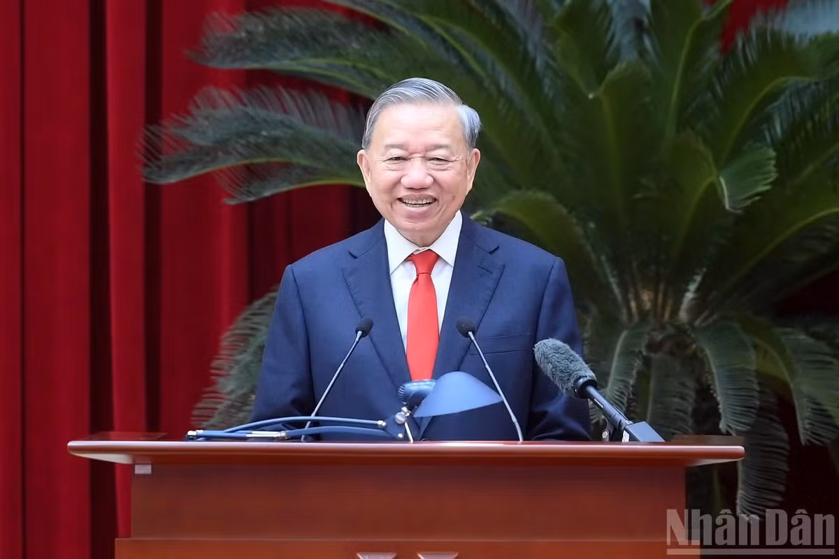 El secretario general del Partido Comunista de Vietnam y presidente de la República, To Lam, habla en la cita. (Foto: VNA)
