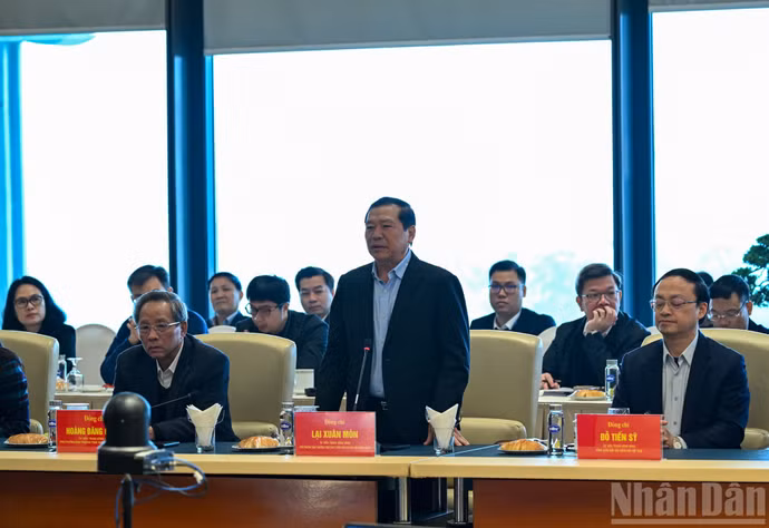Lai Xuan Mon, subjefe permanente de la Comisión de Propaganda y Movilización de Masas del Comité Central del PCV, en la actividad.